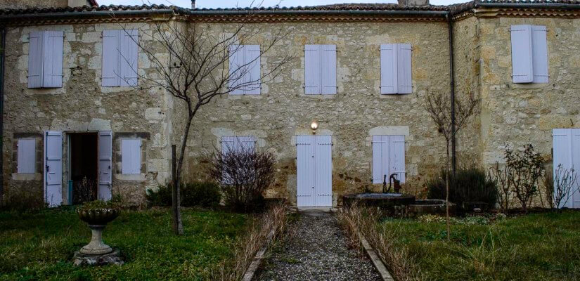 Big stone house in the center of Vic Fezensac